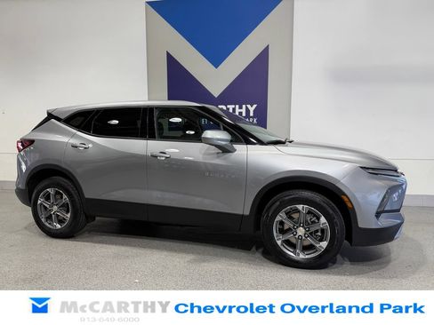 Used 2023 Chevrolet Blazer LT FWD image 3