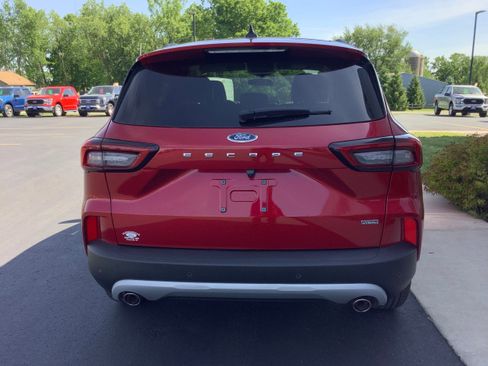 Used 2025 Ford Escape SE FWD image 5