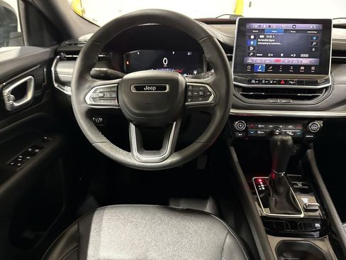 Used 2023 Jeep Compass High Altitude AWD/4WD image 11