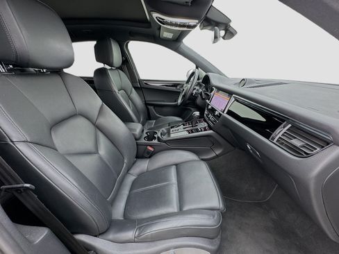 Used 2023 Porsche Macan AWD/4WD image 20