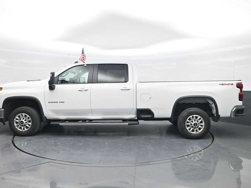 Used 2025 Chevrolet Silverado 2500 LT w/ Convenience Package AWD/4WD image 5