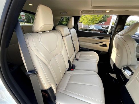 Certified 2025 INFINITI QX60 Luxe image 32