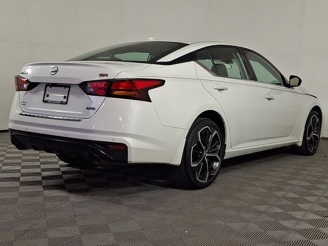 Used 2023 Nissan Altima 2.5 SR w/ SR Premium Package AWD/4WD image 9