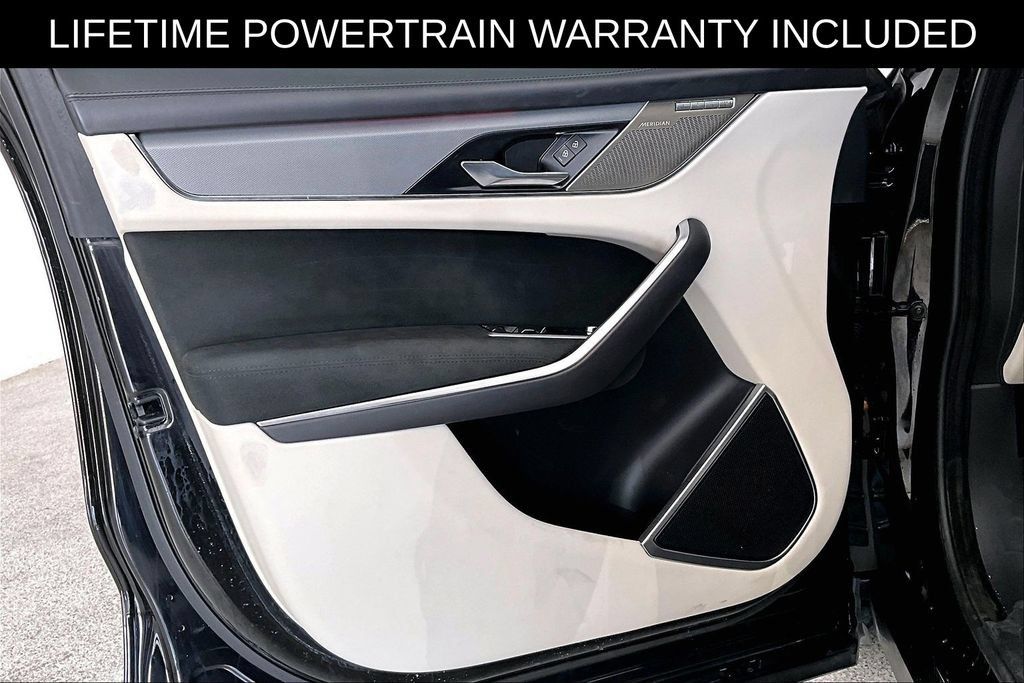 Used 2022 Jaguar F-PACE SVR AWD/4WD image 23