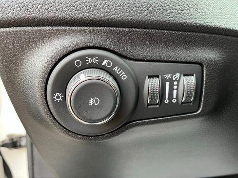 Used 2020 Jeep Compass Limited image 22