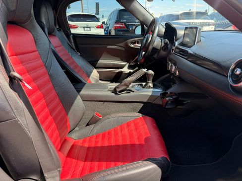 Used 2018 FIAT 124 Spider Abarth w/ Convenience Group RWD image 25