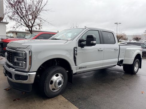 Used 2025 Ford F350 Lariat w/ Lariat Ultimate Package image 2