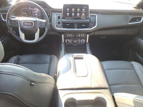 Used 2021 GMC Yukon SLT w/ SLT Premium Package image 10
