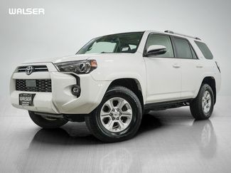 Used 2021 Toyota 4Runner SR5 Premium w/ Moonroof Package AWD/4WD video 1