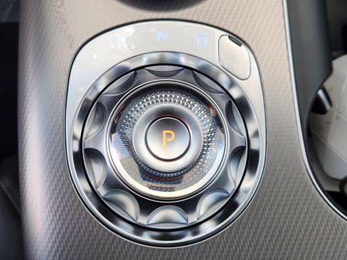 Used 2025 Genesis GV60 Advanced image 13