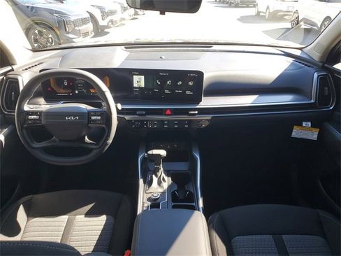 New 2026 Kia Sorento LX image 17