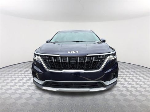 Used 2023 Kia Carnival LX image 2