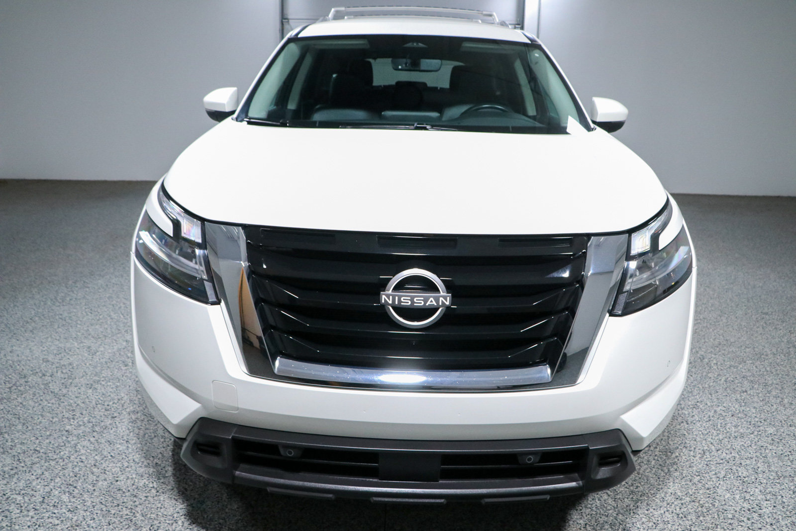 Used 2024 Nissan Pathfinder SL FWD image 4