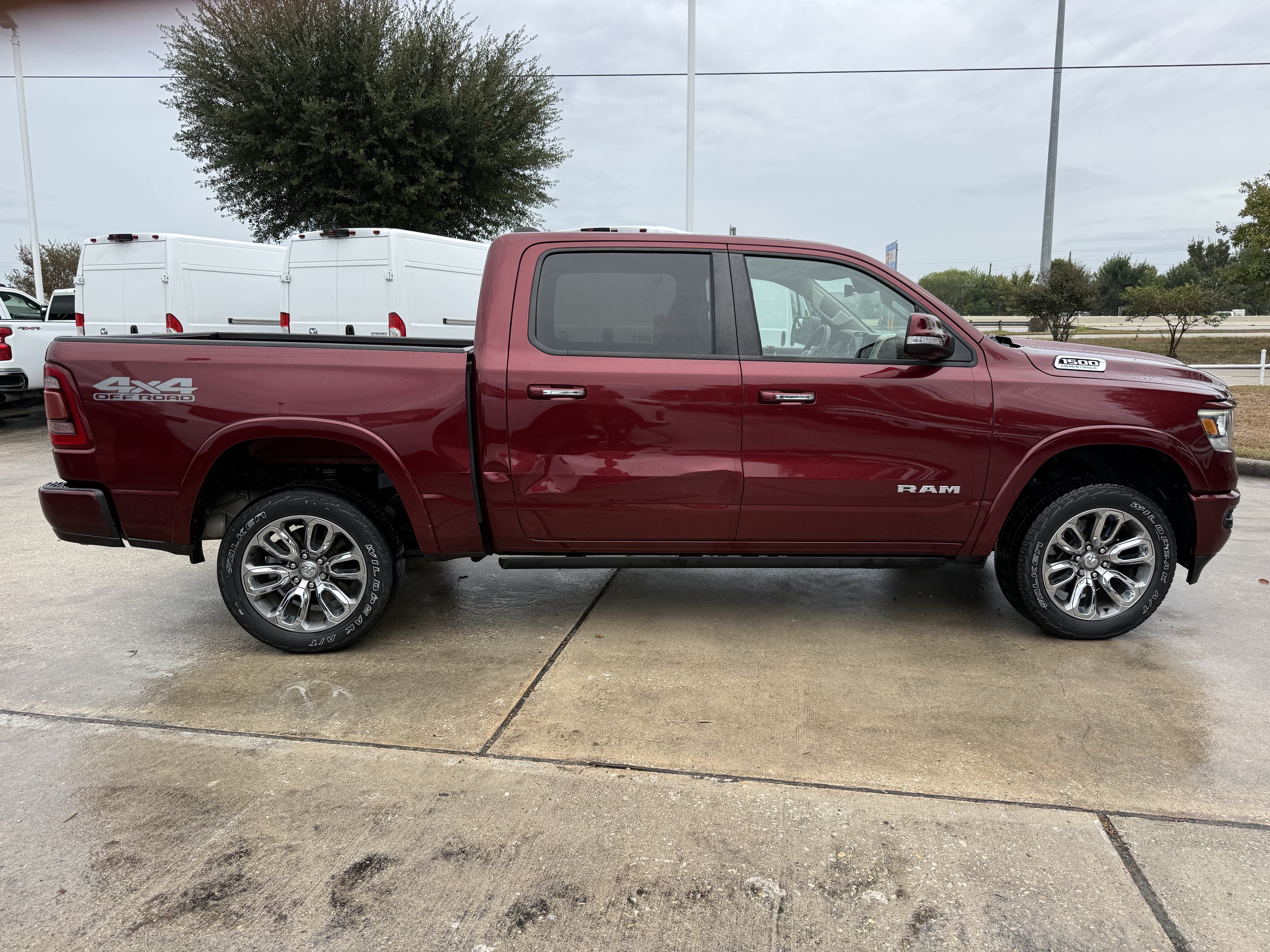 Used 2022 RAM 1500 Laramie w/ Laramie Southwest Edition AWD/4WD image 3