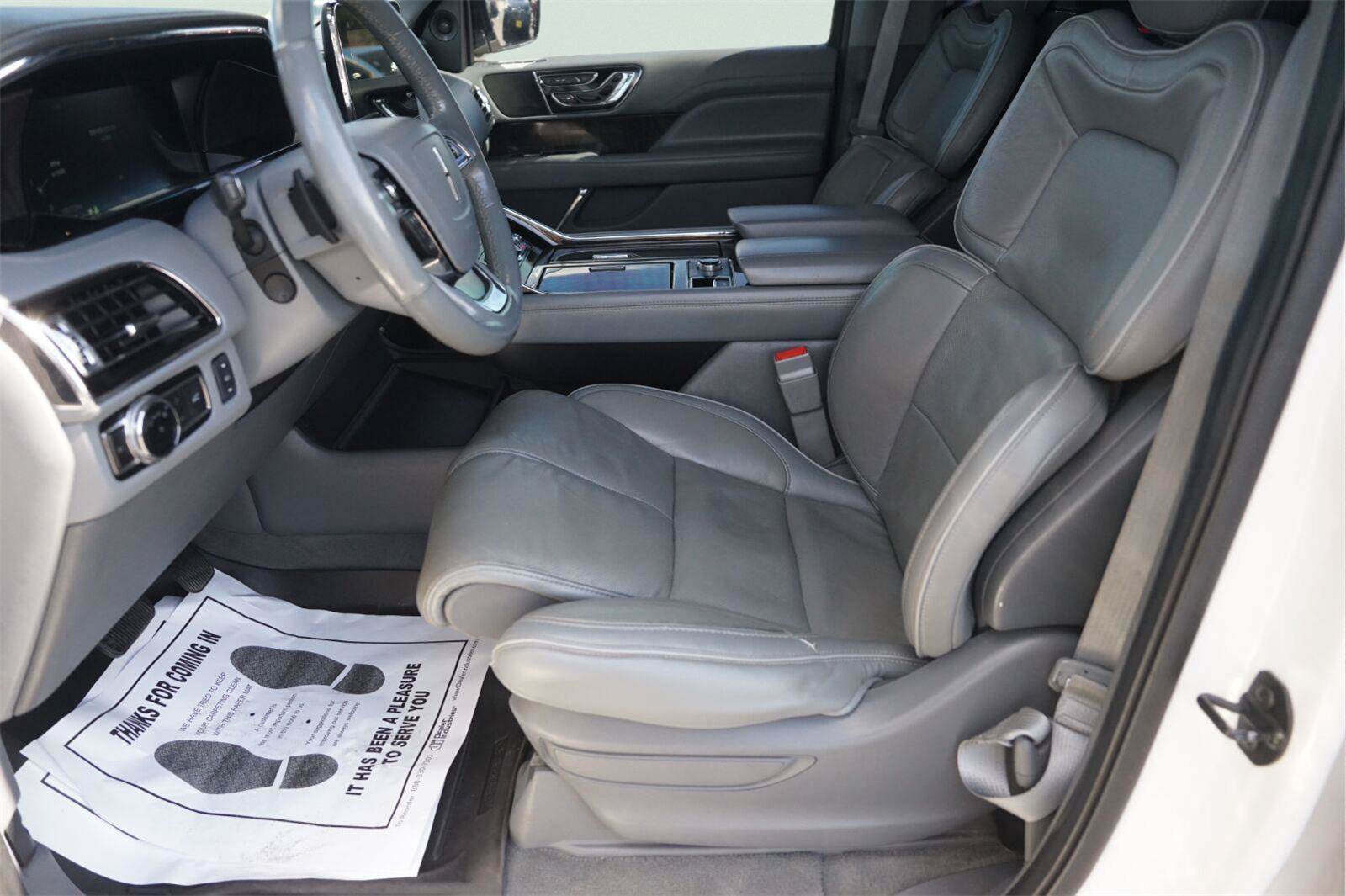 Used 2019 Lincoln Navigator L Select w/ Technology Package RWD image 9