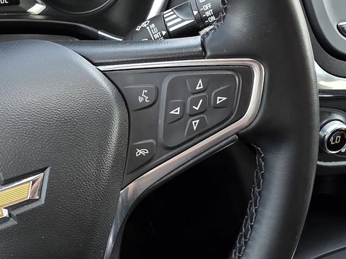Used 2024 Chevrolet Equinox LT FWD image 28