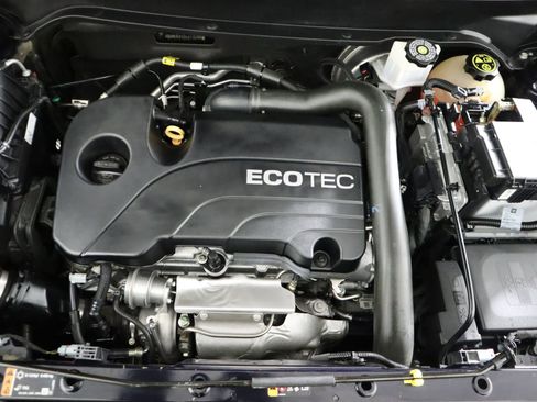 Used 2020 Chevrolet Equinox LS image 22