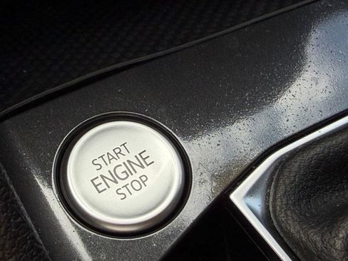 Used 2022 Volkswagen Tiguan S AWD/4WD image 16