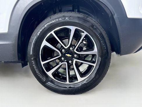 Used 2025 Chevrolet TrailBlazer LT FWD image 35