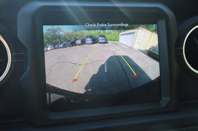 Used 2023 Jeep Wrangler Unlimited Sahara w/ Cold Weather Group AWD/4WD image 19