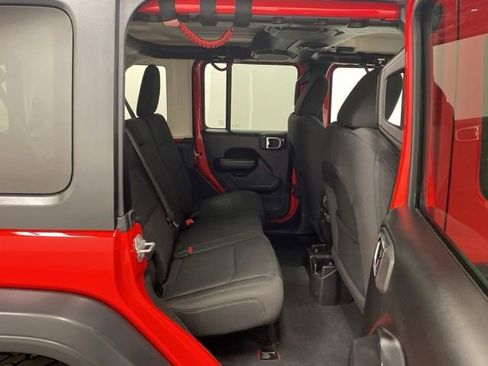 Used 2018 Jeep Wrangler Unlimited Sport S AWD/4WD image 28