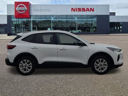 Used 2025 Ford Escape Active FWD image 8