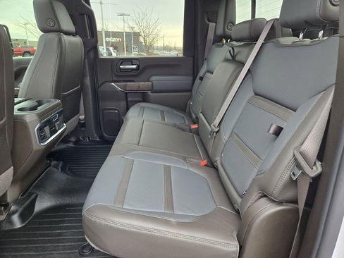 Used 2022 GMC Sierra 2500 Denali image 5