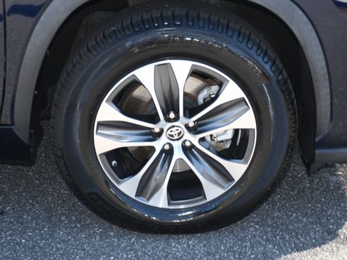 Certified 2020 Toyota Highlander XLE image 23
