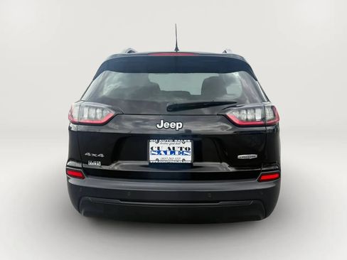 Used 2019 Jeep Cherokee Latitude w/ Popular Appearance Group AWD/4WD image 4