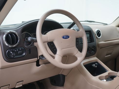Used 2006 Ford Expedition XLT RWD image 9