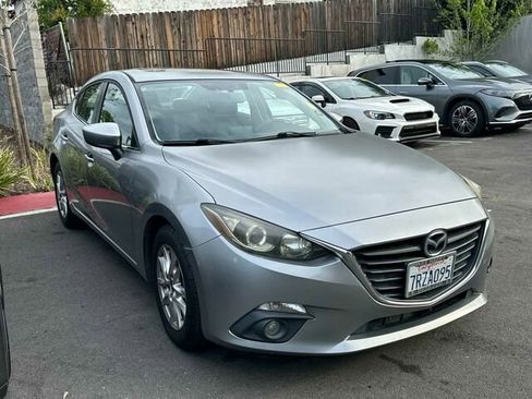 Used 2016 MAZDA MAZDA3 i Touring w/ Popular Equipment Package image 2