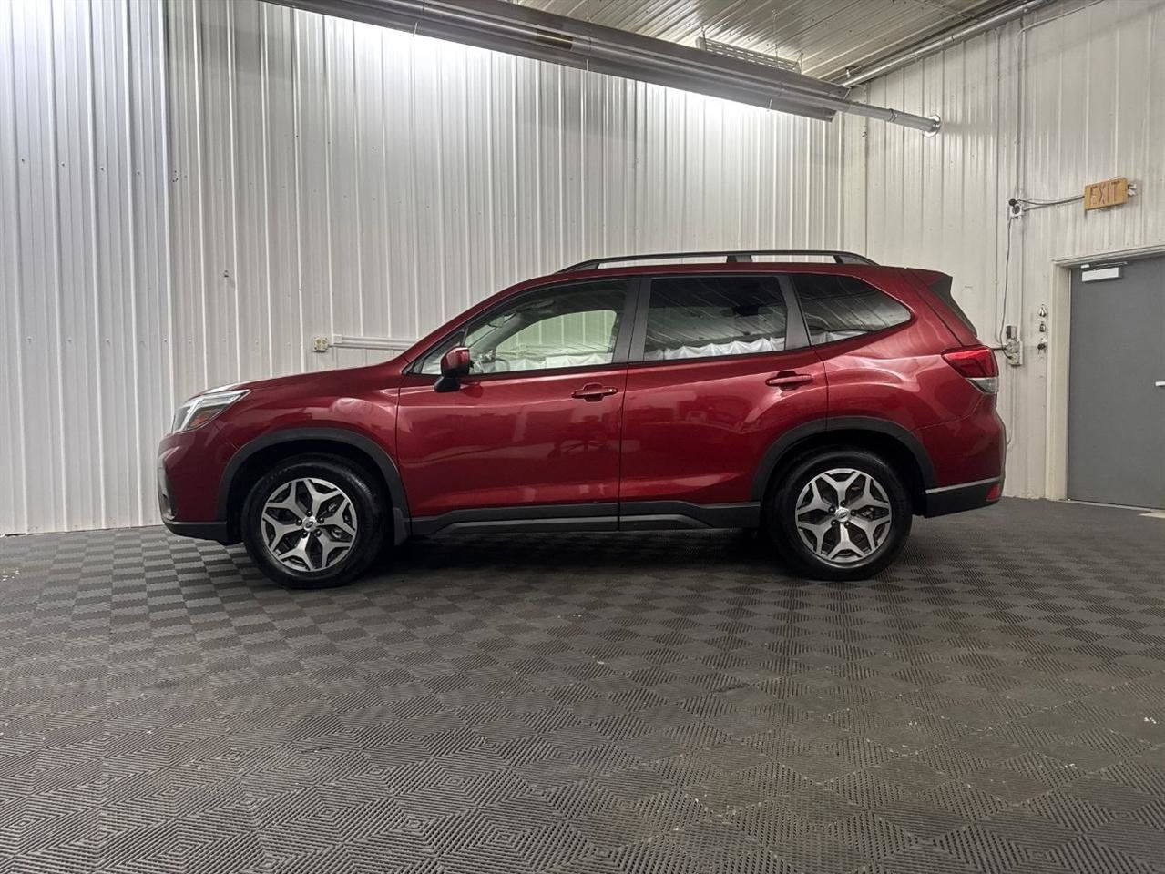 Used 2020 Subaru Forester Premium AWD/4WD image 2