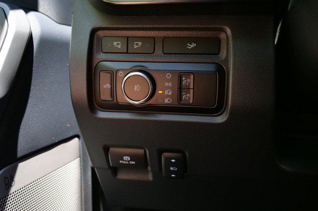 Used 2024 Ford F250 Lariat w/ Sport Appearance Package AWD/4WD image 21
