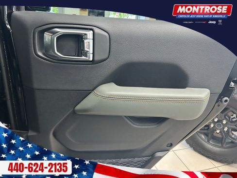 New 2025 Jeep Gladiator Mojave image 27