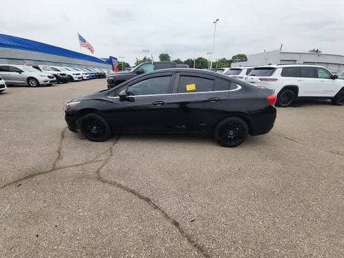 Used 2017 Chevrolet Cruze LT w/ Convenience Package FWD image 24