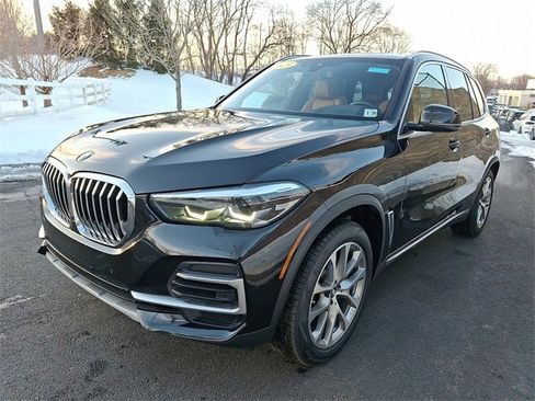 Used 2023 BMW X5 xDrive40i w/ Premium Package image 3