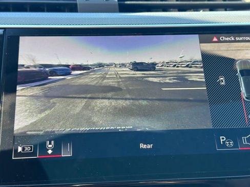 Used 2024 Audi Q8 e-tron Prestige image 31