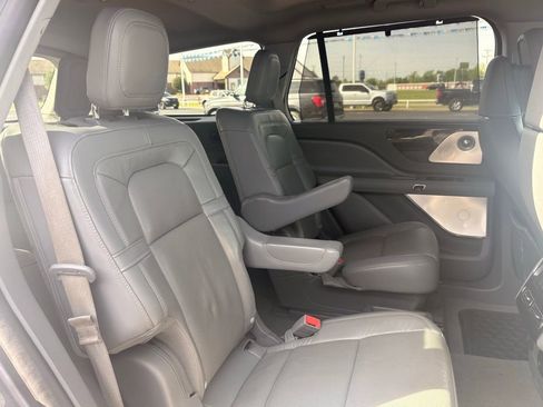 Used 2021 Lincoln Aviator Grand Touring w/ Equipment Group 302A AWD/4WD image 17