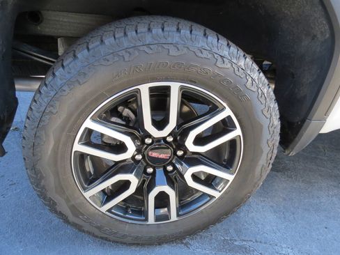 New 2025 GMC Sierra 1500 AT4 w/ AT4 Premium Package image 7