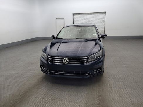 Used 2018 Volkswagen Passat 2.0T R-Line image 15
