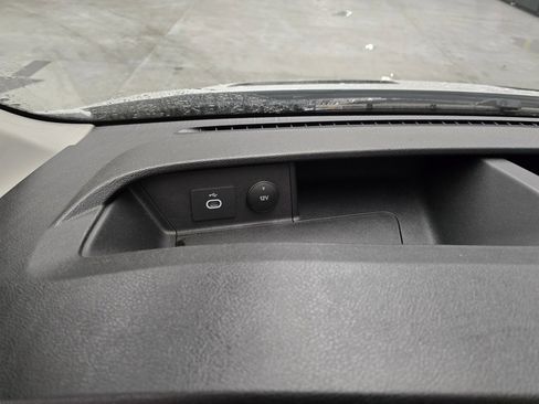 Used 2024 Ford Transit 350 XLT image 21