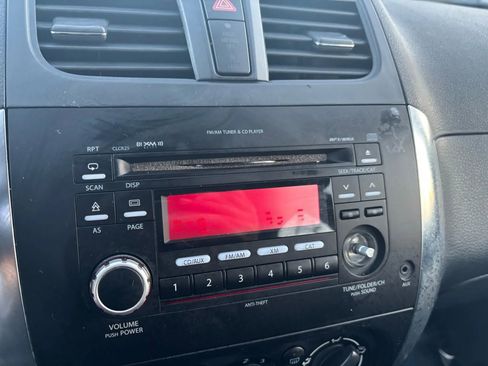 Used 2010 Suzuki SX4 AWD Hatchback image 24