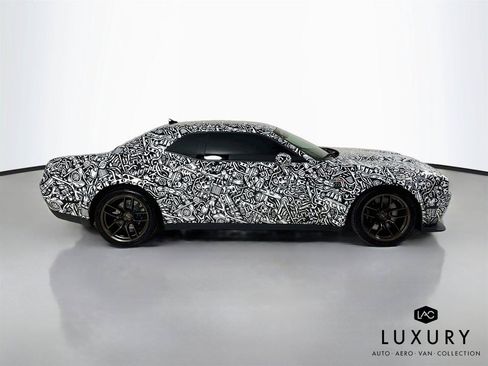 Used 2022 Dodge Challenger SRT Hellcat RWD image 5