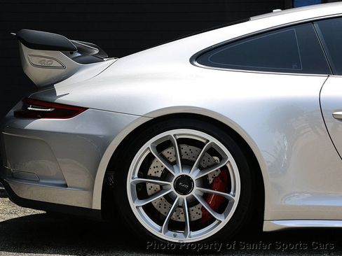 Used 2018 Porsche 911 GT3 w/ Sport Chrono Package RWD image 16