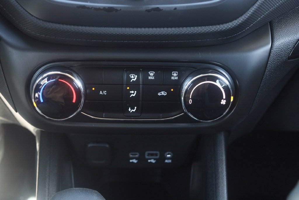 Used 2023 Chevrolet TrailBlazer LS FWD image 24