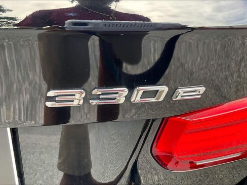 Used 2017 BMW 330e RWD image 31