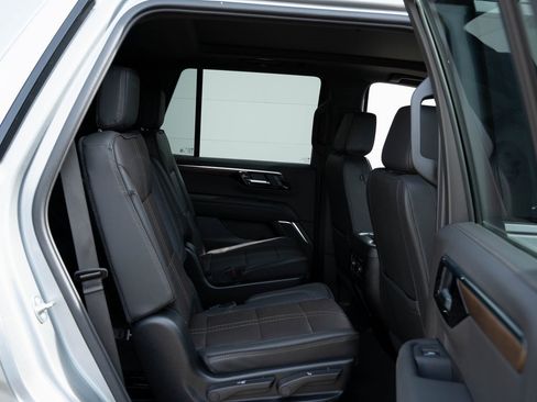 Used 2025 Chevrolet Tahoe High Country image 38