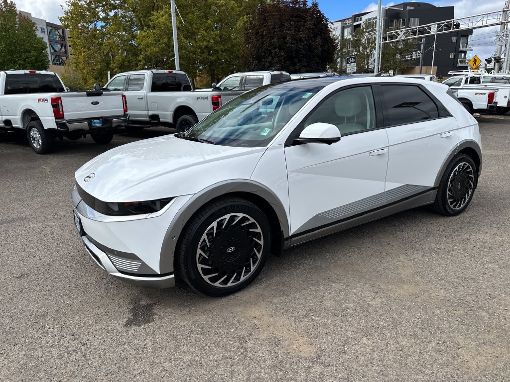 Used 2023 Hyundai Ioniq 5 Limited AWD/4WD image 2