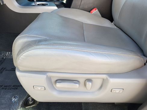 Used 2014 Toyota Sequoia Platinum image 17