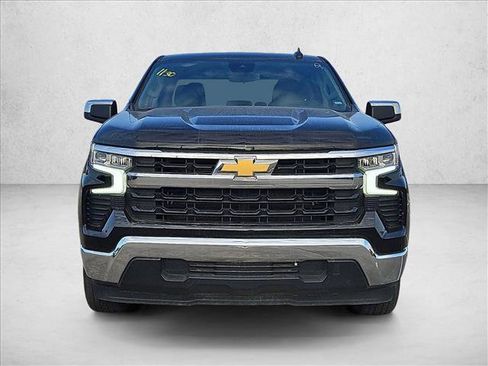 Used 2025 Chevrolet Silverado 1500 LT image 2